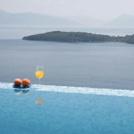 Della Luna W/t Pool *